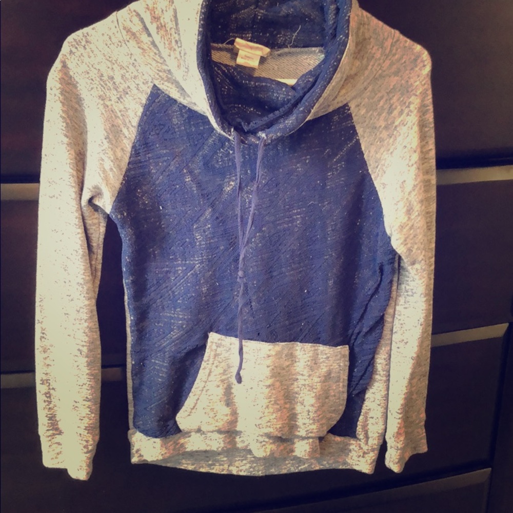 Scoop neck sweater